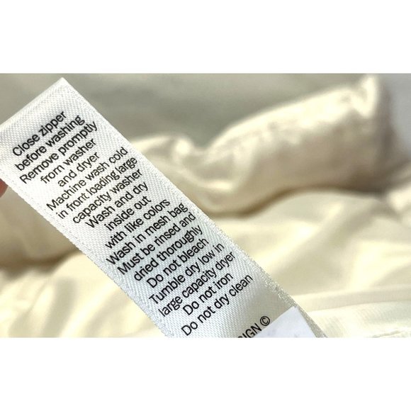 Athleta White Puffy Vest, Women's Size Extra Small - Picture 10 of 10